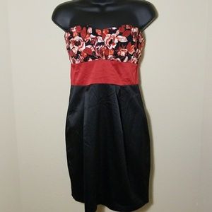 🌷Charlotte Russe Strapless dress🌷